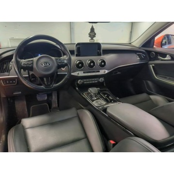 Kia Stinger  Hatchback 2020,  2.0 benzyna, automat - Na sprzedaż za 108 800 zł - Pęcice - zdjęcie 8