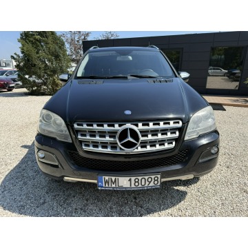 Mercedes - Benz ML-klasa  SUV 2010,  3.0 diesel, automat - Na sprzedaż za 39 900 zł - Pęcice - zdjęcie 4