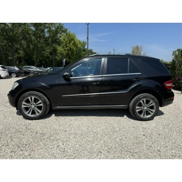 Mercedes - Benz ML-klasa  SUV 2010,  3.0 diesel, automat - Na sprzedaż za 39 900 zł - Pęcice - zdjęcie 8