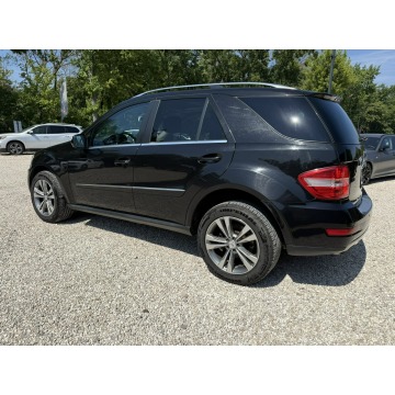 Mercedes - Benz ML-klasa  SUV 2010,  3.0 diesel, automat - Na sprzedaż za 39 900 zł - Pęcice - zdjęcie 9