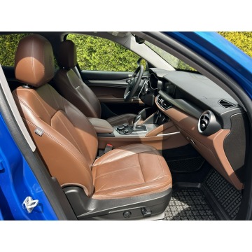 Alfa Romeo Stelvio  SUV 2019,  2.0 benzyna, automat - Na sprzedaż za 89 500 zł - Tarnów - zdjęcie 7