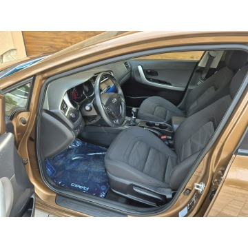 Kia Ceed  Hatchback 2016,  1.6 benzyna - Na sprzedaż za 38 900 zł - Radom - zdjęcie 9