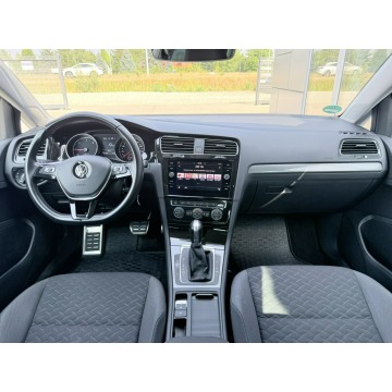 Volkswagen Golf  Kombi 2019,  1.6 diesel, automat - Na sprzedaż za 48 900 zł - Wrocław - zdjęcie 4