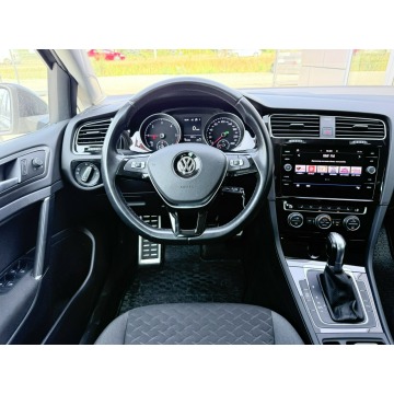 Volkswagen Golf  Kombi 2019,  1.6 diesel, automat - Na sprzedaż za 48 900 zł - Wrocław - zdjęcie 5