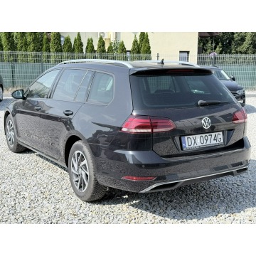 Volkswagen Golf  Kombi 2019,  1.6 diesel, automat - Na sprzedaż za 48 900 zł - Wrocław - zdjęcie 7