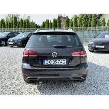 Volkswagen Golf  Kombi 2019,  1.6 diesel, automat - Na sprzedaż za 48 900 zł - Wrocław - zdjęcie 8