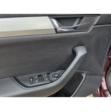 Skoda Superb  Sedan/Limuzyna 2015,  2.0 diesel, automat - Na sprzedaż za 48 500 zł - Warszawa - zdjęcie 8