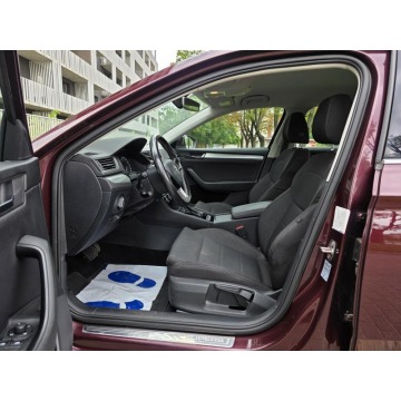 Skoda Superb  Sedan/Limuzyna 2015,  2.0 diesel, automat - Na sprzedaż za 48 500 zł - Warszawa - zdjęcie 4