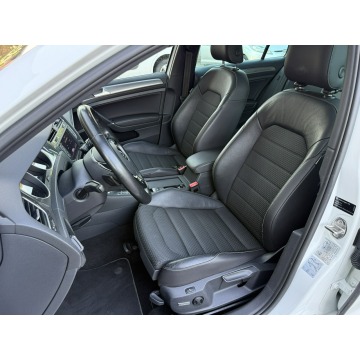 Volkswagen Golf  Kombi 2016,  2.0 diesel, automat - Na sprzedaż za 51 900 zł - Konradów - zdjęcie 9