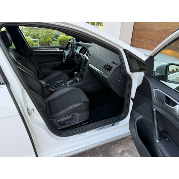 Volkswagen Golf  Kombi 2016,  2.0 diesel, automat - Na sprzedaż za 51 900 zł - Konradów - zdjęcie 8