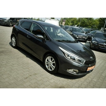 Kia Ceed  Hatchback 2015,  1.4 benzyna - Na sprzedaż za 24 800 zł - Płock - zdjęcie 9
