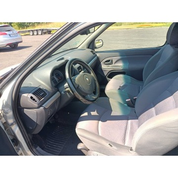 Renault Clio  Hatchback 2002,  1.1 benzyna, automat - Na sprzedaż za 2 200,00 zł - Tarnów - zdjęcie 5