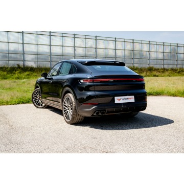 Porsche Cayenne  SUV 2023,  4.0 benzyna, automat - Na sprzedaż za 436 900 zł - Warszawa - zdjęcie 4