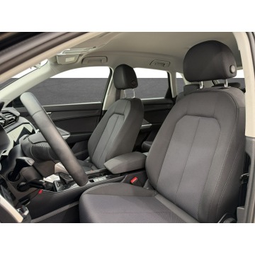 Audi Q3  SUV 2024,  2.0 diesel, automat - Na sprzedaż za 109 900 zł - Warszawa - zdjęcie 10