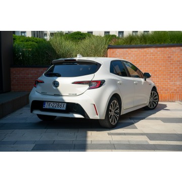 Toyota Corolla  Hatchback 2019,  1.8 hybryda, automat - Na sprzedaż za 82 900 zł - Kraków - zdjęcie 2