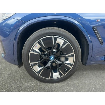 BMW iX3  SUV 2023 elektryczny, automat - Na sprzedaż za 174 850 zł - Warszawa - zdjęcie 9