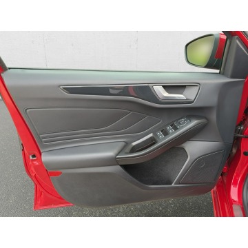 Ford Focus  Hatchback 2024,  2.3 benzyna, automat - Na sprzedaż za 137 850 zł - Warszawa - zdjęcie 10