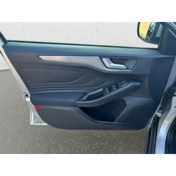 Ford Focus  Kombi 2023,  1.0 benzyna, automat - Na sprzedaż za 78 850 zł - Warszawa - zdjęcie 10