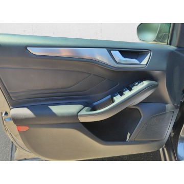Ford Focus  Kombi 2023,  1.0 benzyna - Na sprzedaż za 61 850 zł - Warszawa - zdjęcie 10