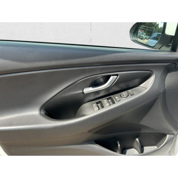 Hyundai i30  Hatchback 2020,  1.5 benzyna - Na sprzedaż za 40 850 zł - Warszawa - zdjęcie 10