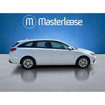 Hyundai i30  Kombi 2020,  1.6 diesel - Na sprzedaż za 42 850 zł - Warszawa - zdjęcie 4