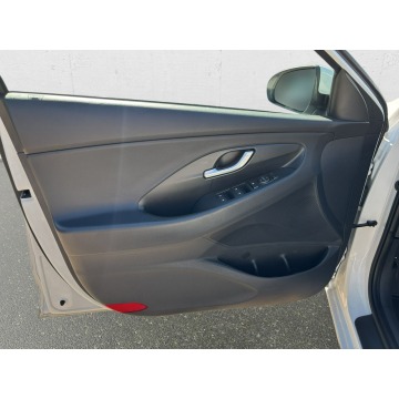 Hyundai i30  Kombi 2020,  1.6 diesel - Na sprzedaż za 42 850 zł - Warszawa - zdjęcie 10