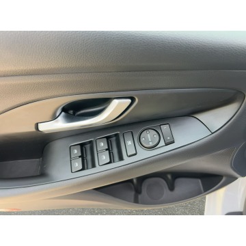 Hyundai i30  Kombi 2020,  1.5 benzyna - Na sprzedaż za 49 850 zł - Warszawa - zdjęcie 11