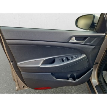 Hyundai Tucson  SUV 2020,  1.6 benzyna - Na sprzedaż za 62 850 zł - Warszawa - zdjęcie 10