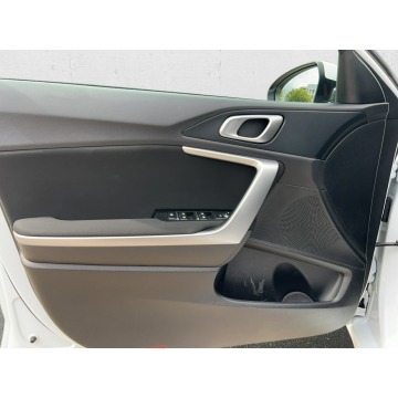Kia Ceed  Kombi 2022,  1.0 benzyna - Na sprzedaż za 42 850 zł - Warszawa - zdjęcie 10