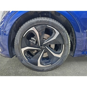 Kia EV6  SUV 2021 elektryczny, automat - Na sprzedaż za 113 850 zł - Warszawa - zdjęcie 9