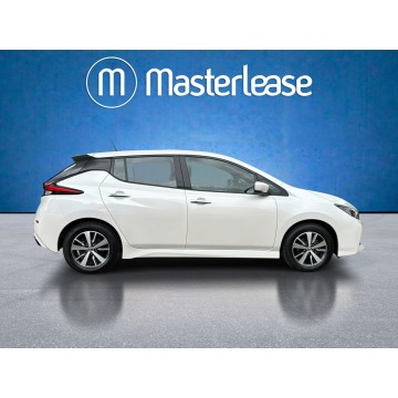 Nissan Leaf  Hatchback 2021 elektryczny, automat - Na sprzedaż za 52 850 zł - Warszawa - zdjęcie 4