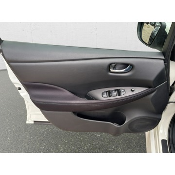 Nissan Leaf  Hatchback 2021 elektryczny, automat - Na sprzedaż za 52 850 zł - Warszawa - zdjęcie 10