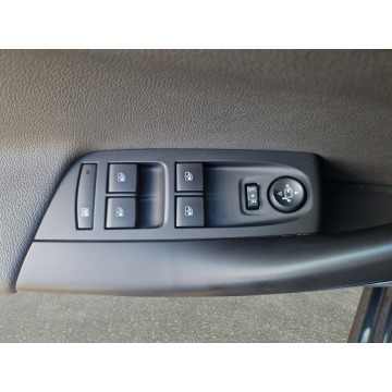 Opel Astra  Hatchback 2018,  1.6 benzyna, automat - Na sprzedaż za 52 850 zł - Warszawa - zdjęcie 11