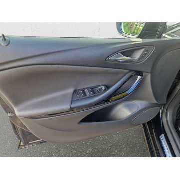 Opel Astra  Hatchback 2018,  1.6 benzyna, automat - Na sprzedaż za 52 850 zł - Warszawa - zdjęcie 10