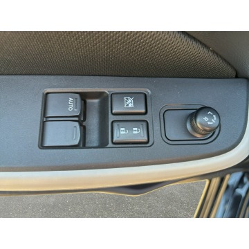 Suzuki Swift  Hatchback 2020,  1.2 benzyna - Na sprzedaż za 46 850 zł - Warszawa - zdjęcie 11