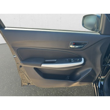 Suzuki Swift  Hatchback 2020,  1.2 benzyna - Na sprzedaż za 46 850 zł - Warszawa - zdjęcie 10