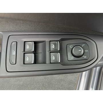 Volkswagen Golf  Kombi 2022,  1.5 benzyna - Na sprzedaż za 79 850 zł - Warszawa - zdjęcie 11