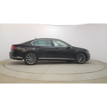 Volkswagen Passat  Sedan/Limuzyna 2022,  2.0 benzyna, automat - Na sprzedaż za 129 850 zł - Warszawa - zdjęcie 4