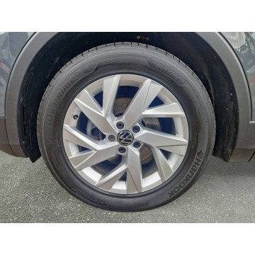 Volkswagen Tiguan  SUV 2022,  2.0 diesel, automat - Na sprzedaż za 108 850 zł - Warszawa - zdjęcie 9