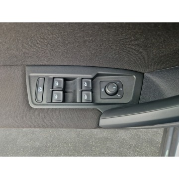 Volkswagen Tiguan  SUV 2022,  2.0 diesel, automat - Na sprzedaż za 108 850 zł - Warszawa - zdjęcie 11