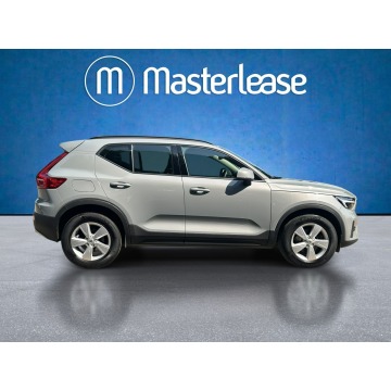 Volvo   SUV 2023,  2.0 benzyna, automat - Na sprzedaż za 114 850 zł - Warszawa - zdjęcie 4