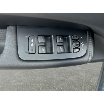 Volvo   SUV 2023,  2.0 benzyna, automat - Na sprzedaż za 185 850 zł - Warszawa - zdjęcie 11