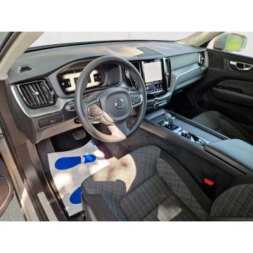 Volvo   SUV 2023,  2.0 benzyna, automat - Na sprzedaż za 147 850 zł - Warszawa - zdjęcie 12