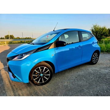 Toyota Aygo  Hatchback 2016,  1.0 benzyna - Na sprzedaż za 31 900 zł - Więcławice Stare - zdjęcie 3