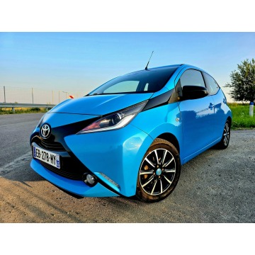 Toyota Aygo  Hatchback 2016,  1.0 benzyna - Na sprzedaż za 31 900 zł - Więcławice Stare - zdjęcie 2