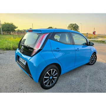 Toyota Aygo  Hatchback 2016,  1.0 benzyna - Na sprzedaż za 31 900 zł - Więcławice Stare - zdjęcie 9