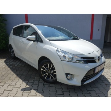 Toyota Verso  Kombi 2013,  1.6 benzyna - Na sprzedaż za 35 900 zł - Częstochowa - zdjęcie 4