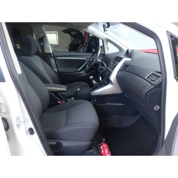 Toyota Verso  Kombi 2013,  1.6 benzyna - Na sprzedaż za 35 900 zł - Częstochowa - zdjęcie 12
