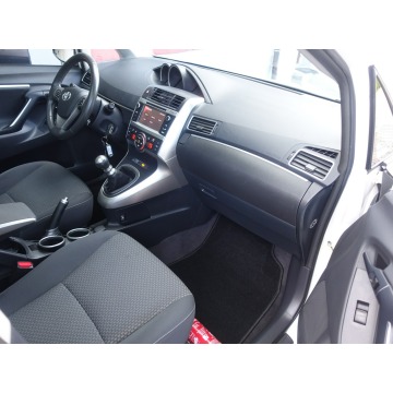 Toyota Verso  Kombi 2013,  1.6 benzyna - Na sprzedaż za 35 900 zł - Częstochowa - zdjęcie 11