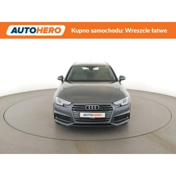 Audi A4  Kombi 2018,  2.0 diesel, automat - Na sprzedaż za 62 600 zł - Warszawa - zdjęcie 11